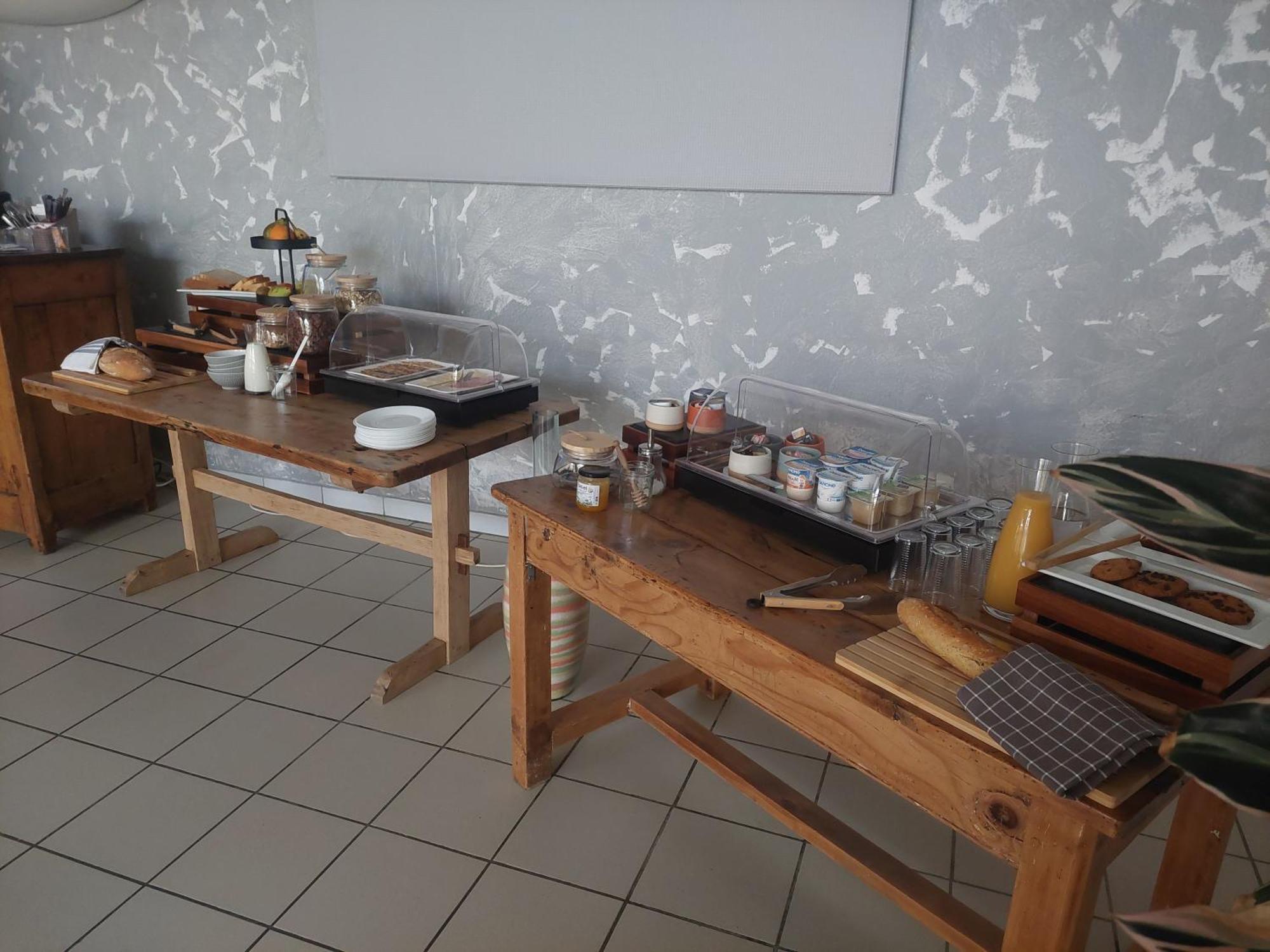 Logis Hotel Restaurant Le Clos Saint Loup Bram Экстерьер фото