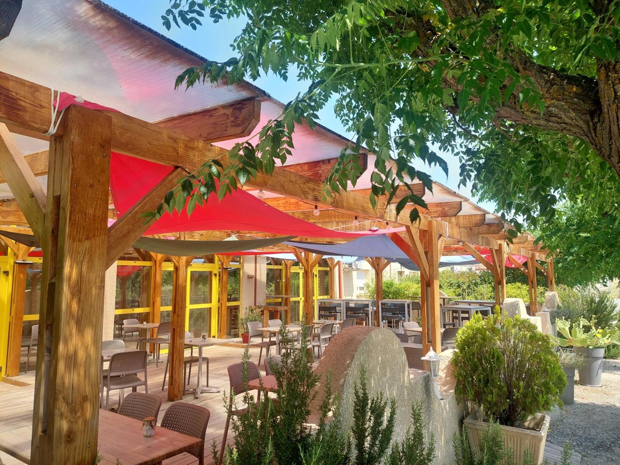 Logis Hotel Restaurant Le Clos Saint Loup Bram Экстерьер фото