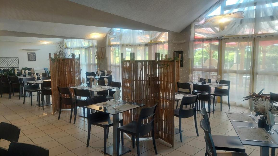 Logis Hotel Restaurant Le Clos Saint Loup Bram Экстерьер фото